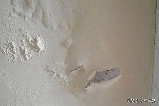 为什么农村的自建房会出现墙面裂缝、开裂、返潮的质量问题？问题出在哪？该怎么解决？