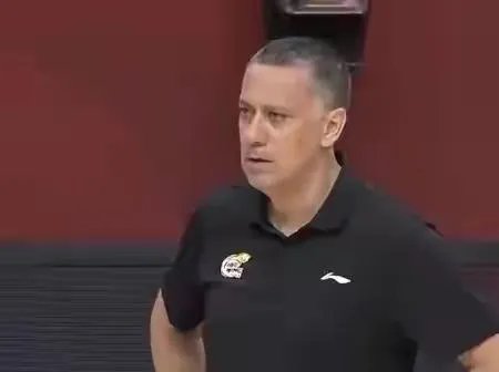 作为辽宁男篮仅有的战术教练马丁内斯，李洪庆为何要把他开除呢？