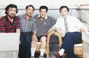 赵本山一直这么火的原因竟然是因为他背后的什么背景？