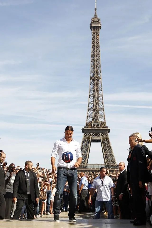 里皮每日薪水将超40万、两天就能挣高洪波一年挣的钱，你怎么看？