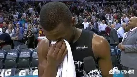 沃克生涯第11次砍下40+,超越格伦莱斯，你怎么看？