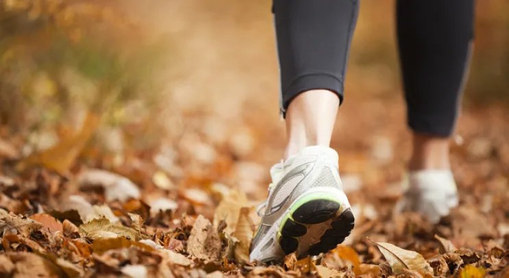 女子为步数排行每天暴走万步身体出现什么问题？