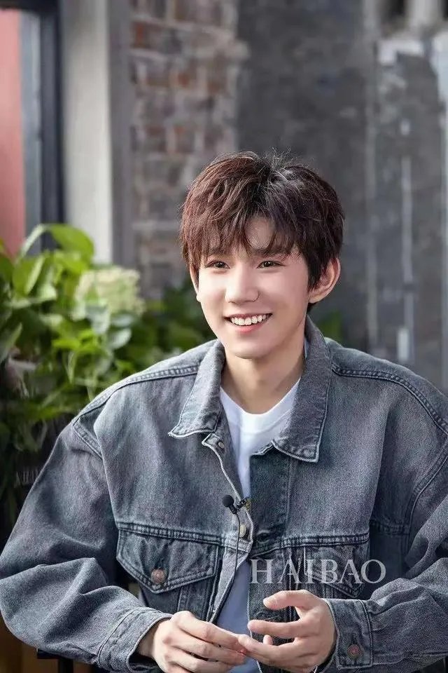 为什么张艺兴抽烟被理解，而王源抽烟就要道歉？