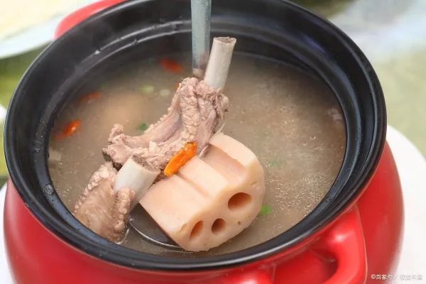 中老年人建议多吃哪几样菜，能营养健脾胃，舒服入冬呢？