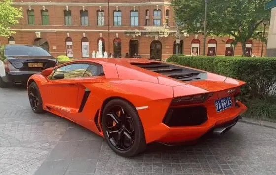 怎么看待王思聪抛售手中2台“超跑”？