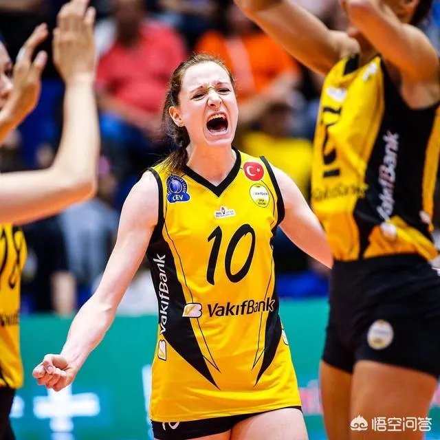 土超女排豪门瓦基弗银行队正式官宣朱婷续约，四大主力留队，如何看待朱婷的选择？