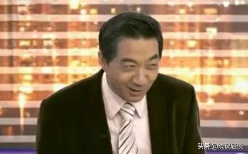 做自媒体，我是军迷，喜欢制作军事科技视频，同时也喜欢写情感文章，该怎么办？