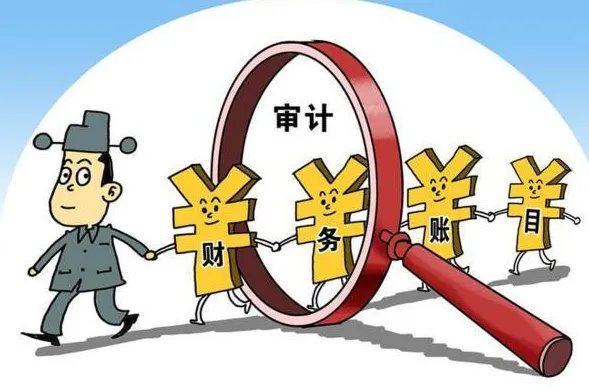 员工举报德勤涉嫌协助其他公司财务造假,涉事公司分别需要承担哪些责任?