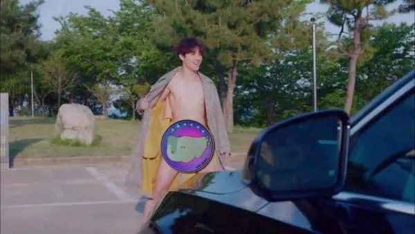 露八块腹肌，这个尺度难道都不能接受吗？