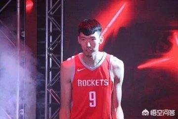 周琦被火箭召回，准备冲击季后赛，他明年还能回到CBA新疆队吗？