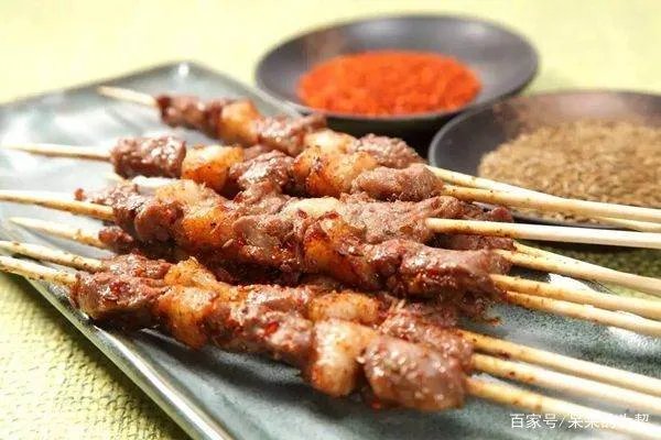 市场上的假羊肉串能放心吃吗，为什么没有人管理？