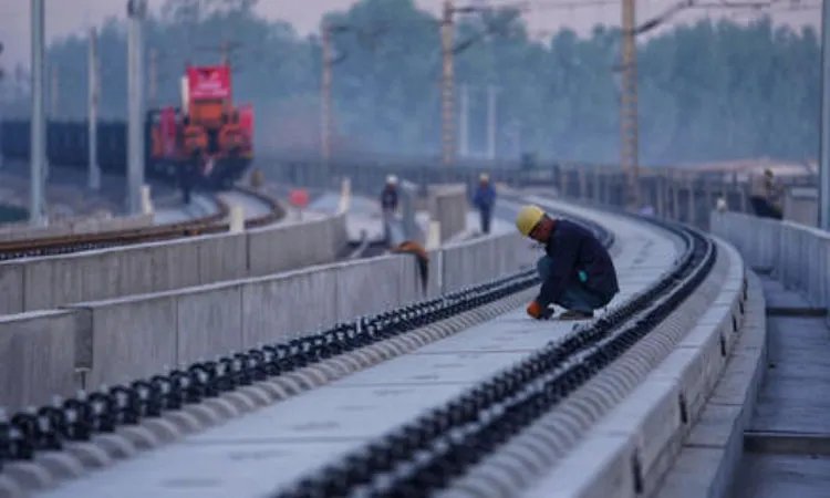 兰新铁路列车撞施工人员致9人遇难,这场事故给予了我们什么警示?