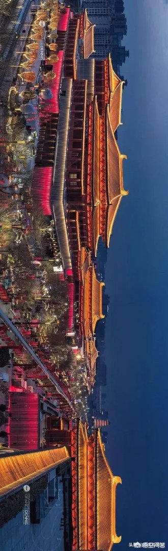 故宫首次晚间开放，你觉得是故宫的灯光秀漂亮，还是西安大唐不夜城漂亮？