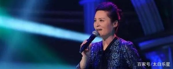 她的歌声曾红遍上海，遭弟弟暴打患抑郁，两度轻生，现在靠做保姆谋生吗？