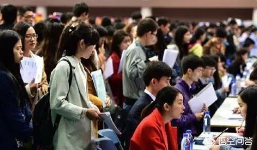 在郑州，刚毕业的大学生月薪能拿多少？有什么数据统计吗？