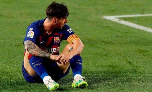 梅西为什么要退出巴萨？