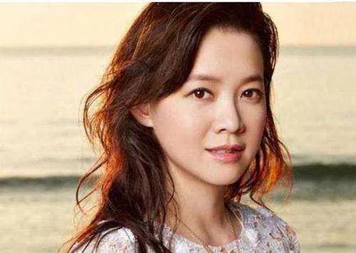 曾宝仪至今未婚，是打算这一辈子不结婚了吗？