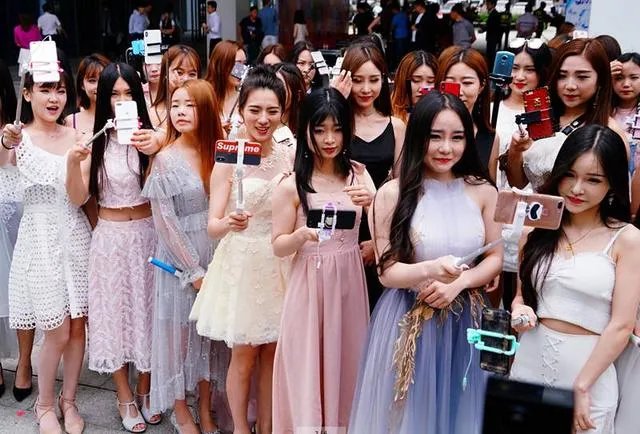 当青少年励志当网红的时候，是教育的进步还是失败？