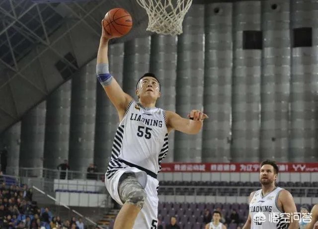 韩德君每场比赛都给观众鞠躬，夺冠后帮母亲下田种菜，你怎么看？