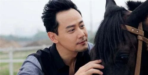 邱心志在《花姑子》中饰演的哪个角色？他的演技如何？