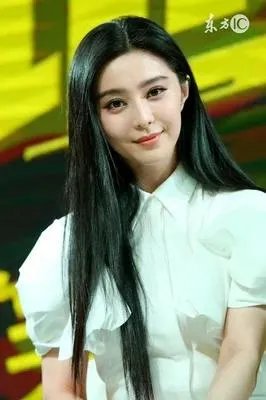 范冰冰疑似怀孕，口红一哥李佳琦凌晨陪散步，二人有何隐藏关系？