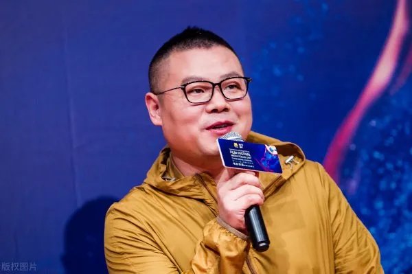 岳云鹏:我不走!郭德纲徒弟各奔前程,赵本山徒弟无人走,这是为何?