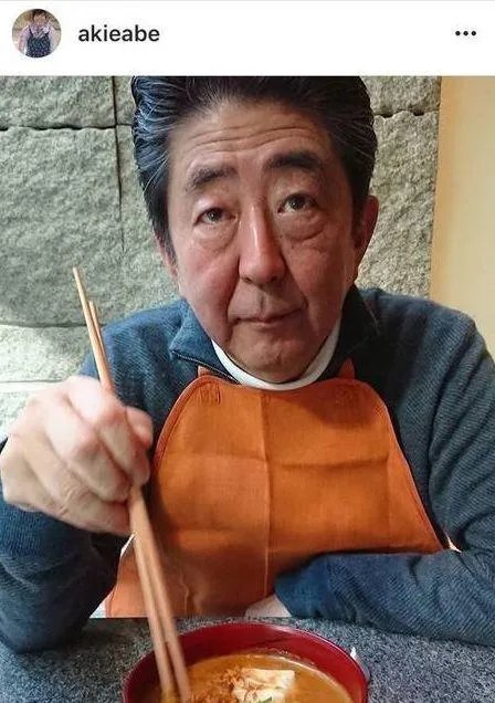 菅义伟突然宣布将卸任首相,到底发生了什么事?