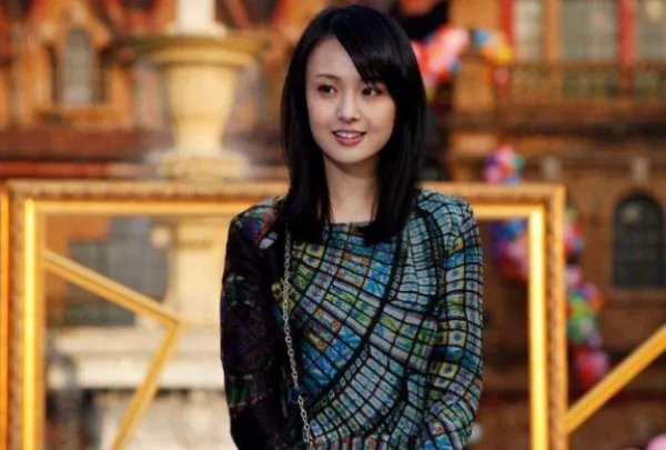 郑爽说太早懂事不是幸福是怎么回事?