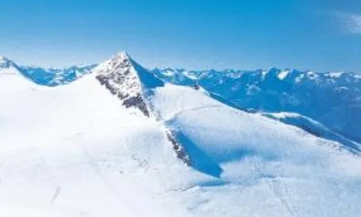 为什么阿尔卑斯山会出现粉色冰川？原因是什么？