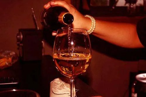 如何看待长江大学的禁酒令?