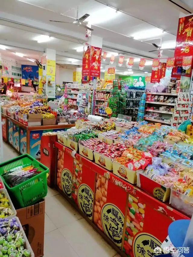 一天营业额7-8千的小超市，月租金9000，转让费32万，请问可以接吗？