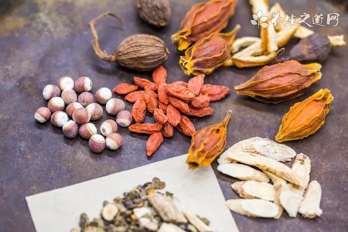 梨能和猕猴桃一起吃吗？梨和猕猴桃一起榨汁好不好？