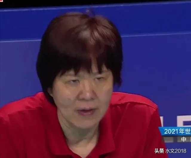 中国女排昨晚赢了韩国队，郎平脸上为何却没什么笑容？