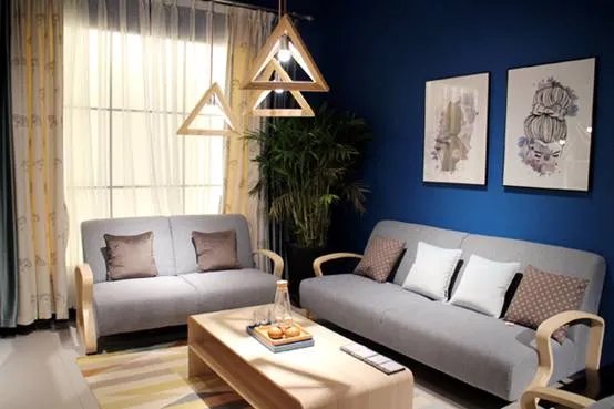 测评:曲美布艺沙发,究竟网红沙发椅经典之处是什么?