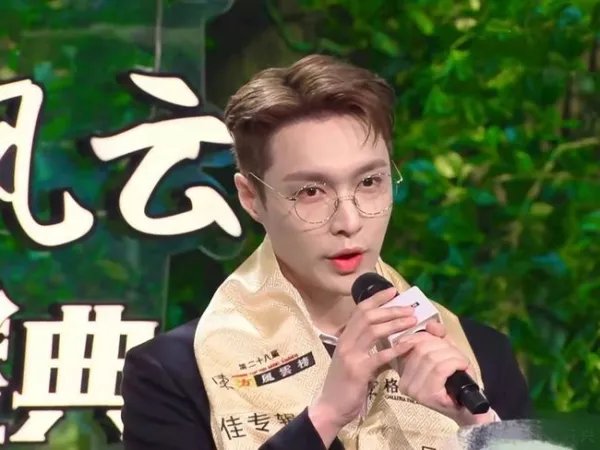 第28届《东方风云榜》，张艺兴连拿4个奖项，他究竟是凭什么作品获奖的？