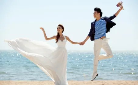 拍婚纱照一般需要多少钱？