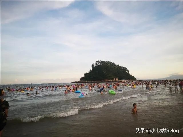 想去惠州看海,哪里海边比较好,附近的酒店性价比怎么样?