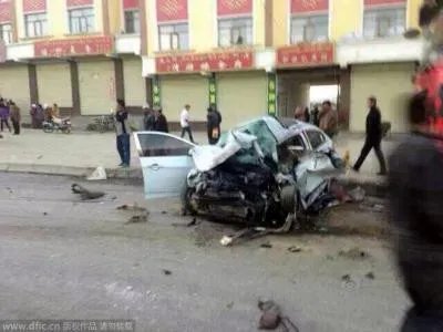 广东揭阳国道一轿车失控后起火5人死亡2人受伤事件经过如何?