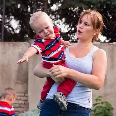 三个月婴儿吐奶什么原因