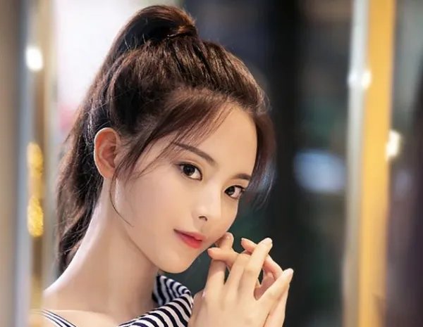 杨超越造句龙丹妮长得不行，这么爱说大实话，会不会被怼？