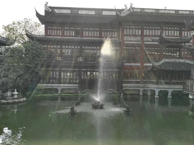 上海的豫园好玩吗？值得一去吗？