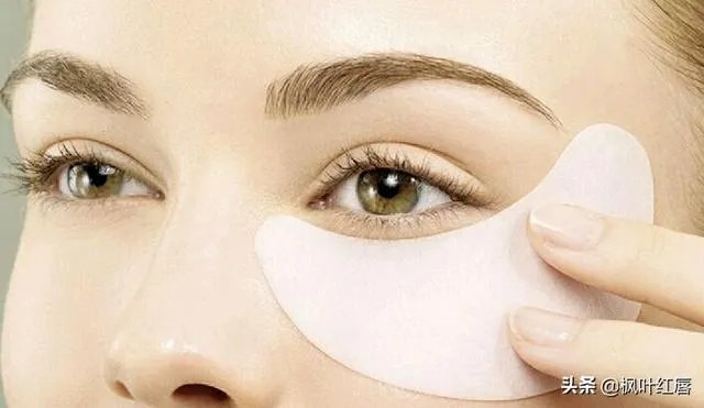 请问眼贴以及眼霜使用后细纹增多有可能是什么原因导致的？