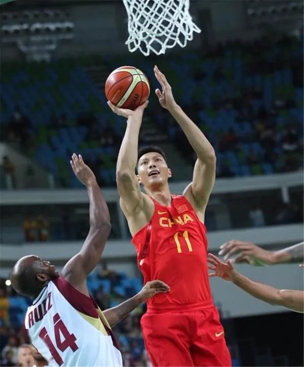 李亚红是易建联的前女友吗?