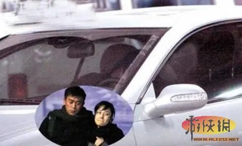 出租车内车震司机旁观全过程 盘点娱乐圈车震门