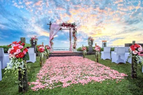 室外婚礼现场布置效果图 户外婚礼怎样布置更有特色