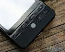 Android时尚智能机 HTC Hero大降199元