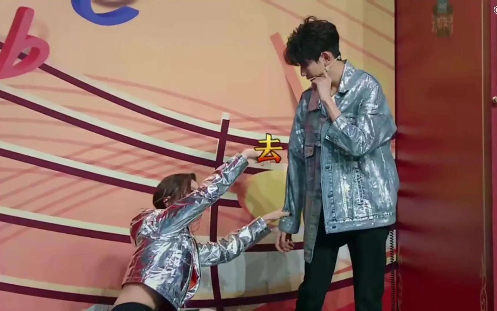 邓紫棋三访王源未果 网友：你的女神喊你回来?