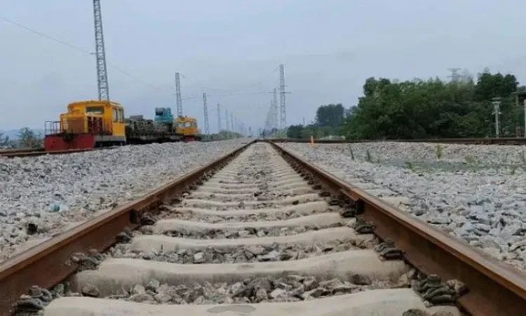 兰新铁路列车撞施工人员致9人遇难,这场事故给予了我们什么警示?