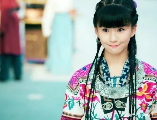 视为杨丽萍接班人，后来放弃舞蹈，小彩旗现状怎么样？