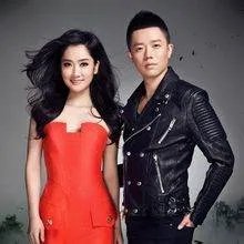 凤凰传奇组合里的男歌手叫什么？资料？